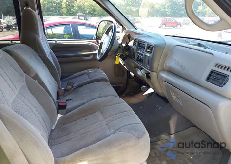 2001 Ford Excursion Xlt z USA, uszkodzony, nr VIN 1FMNU41S31EB17671